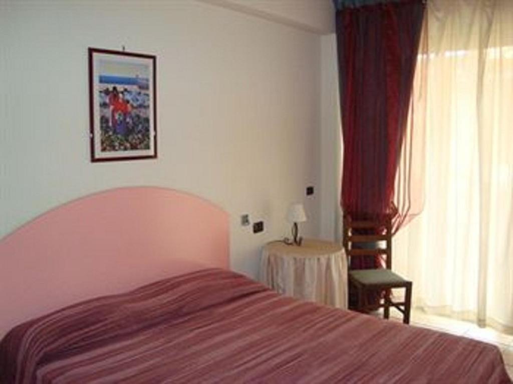 B&B La Grotta Sant'Alessio Siculo Værelse billede
